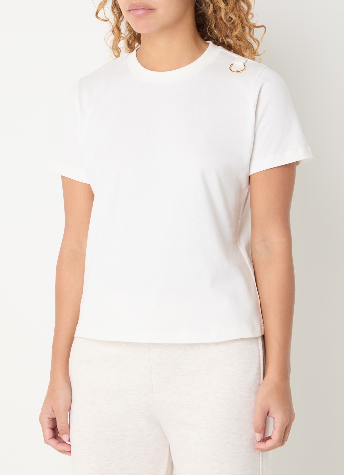 NIKKIE Logo Ring T-shirt met ronde hals - detail 4 gebroken wit