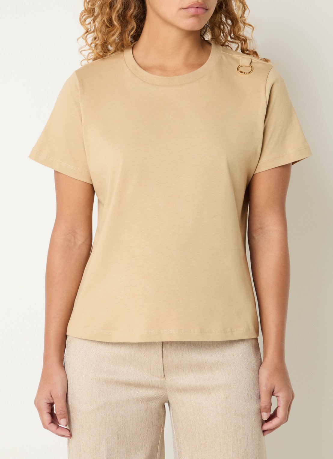 NIKKIE Logo Ring T-shirt met ronde hals - detail 2 beige