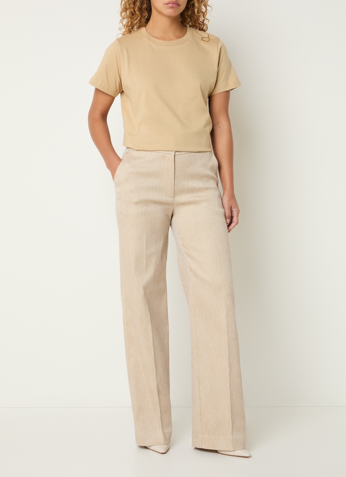 NIKKIE Logo Ring T-shirt met ronde hals - voorkant 4 beige