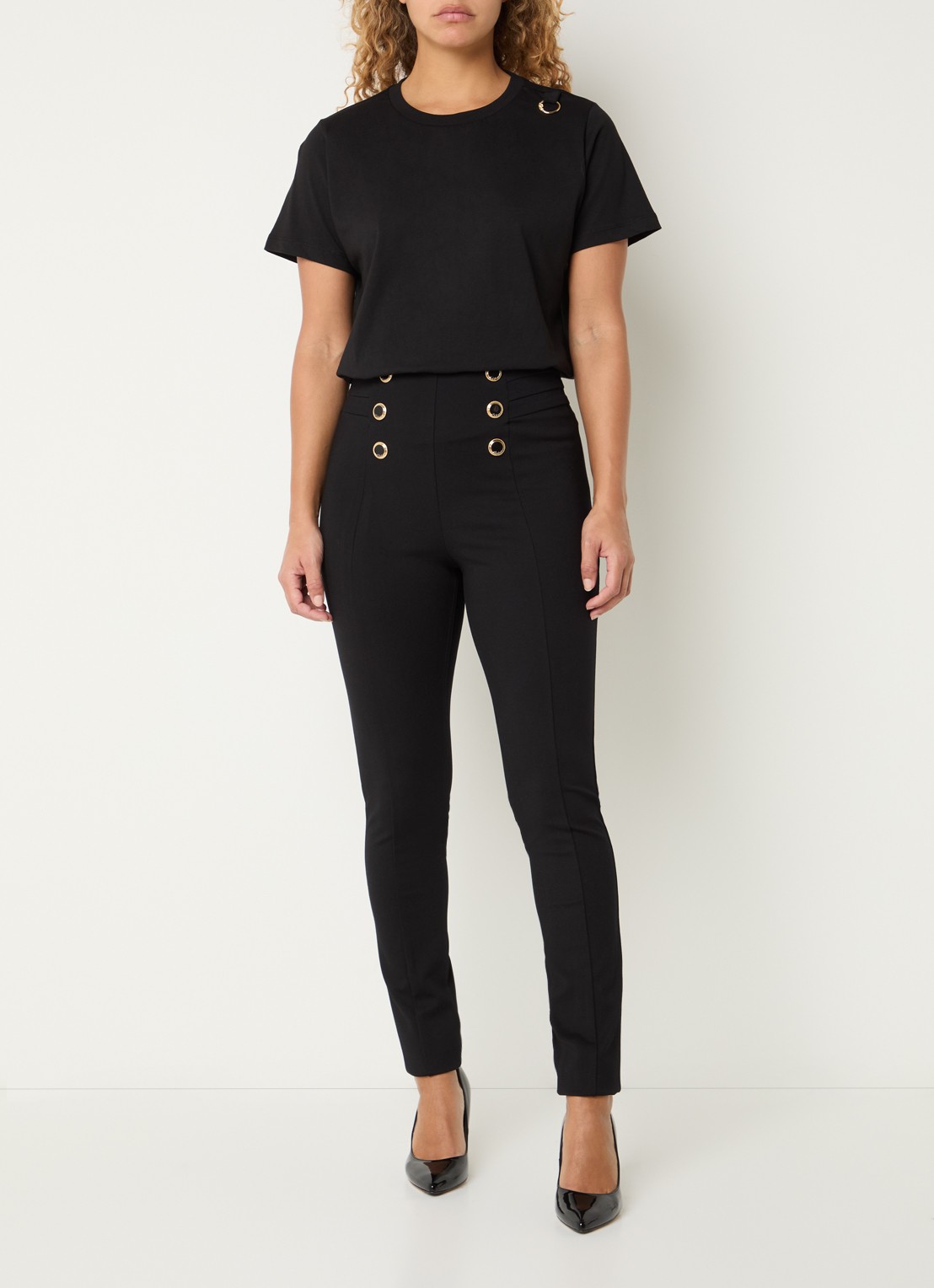 NIKKIE Logo Ring T-shirt met ronde hals - voorkant 2 zwart