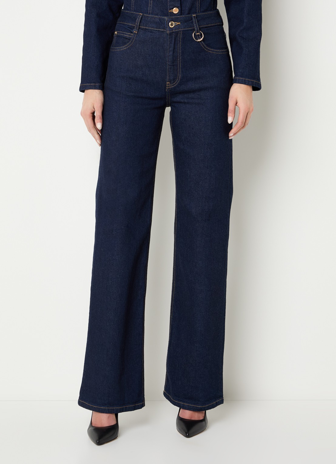 NIKKIE Obra high waist straight leg jeans met donkere wassing - detail 3 indigo