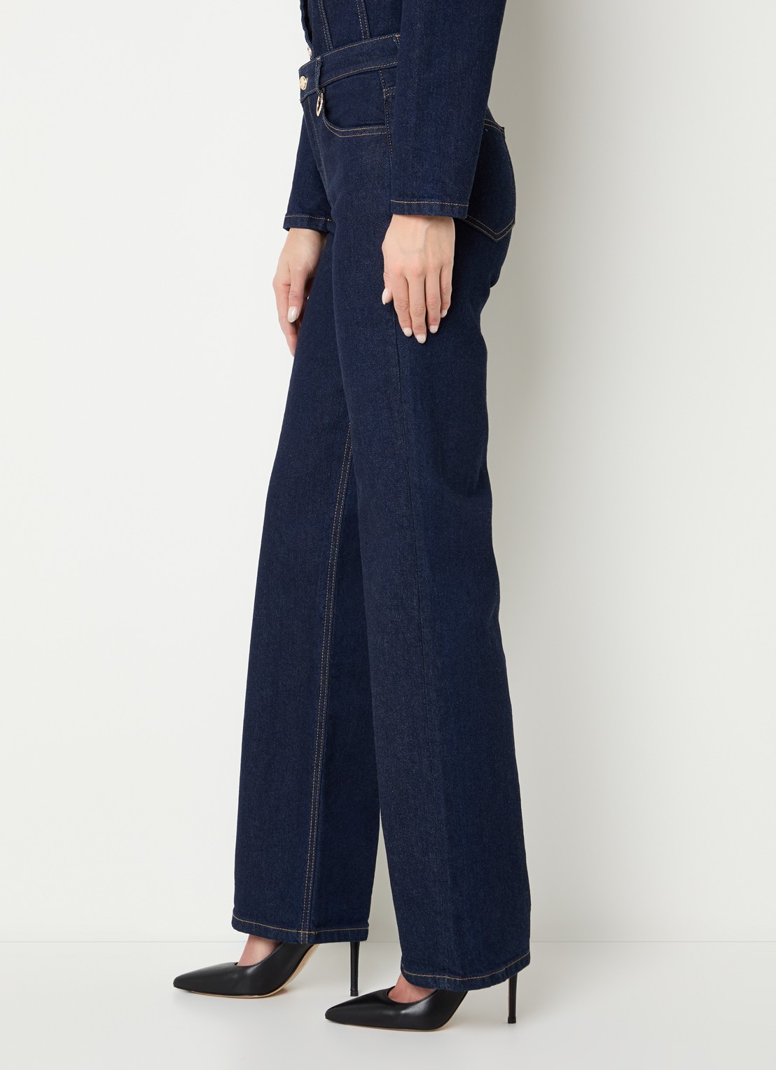 NIKKIE Obra high waist straight leg jeans met donkere wassing - detail 4 indigo