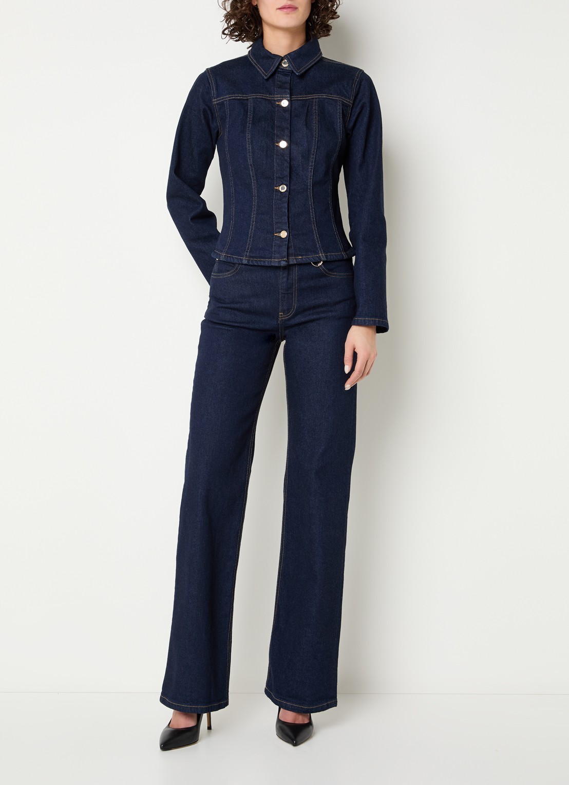 NIKKIE Obra high waist straight leg jeans met donkere wassing - voorkant 2 indigo