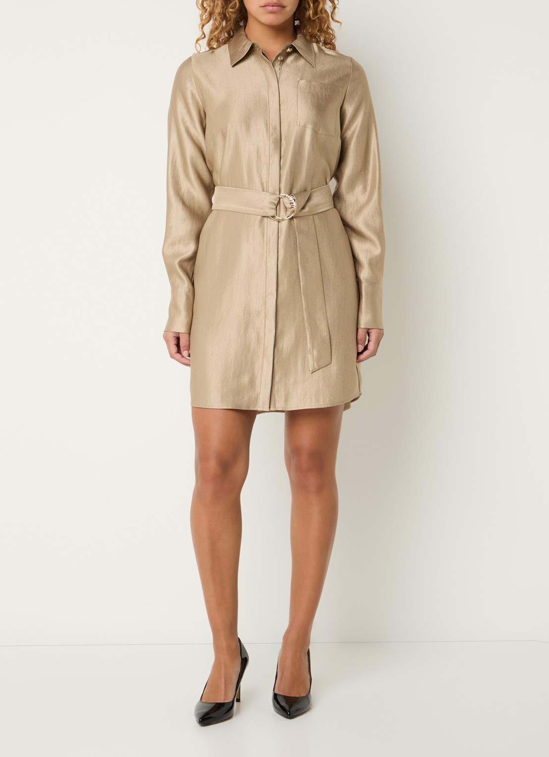 NIKKIE Ohino mini blousejurk met ceintuur en borstzak - voorkant 3 beige