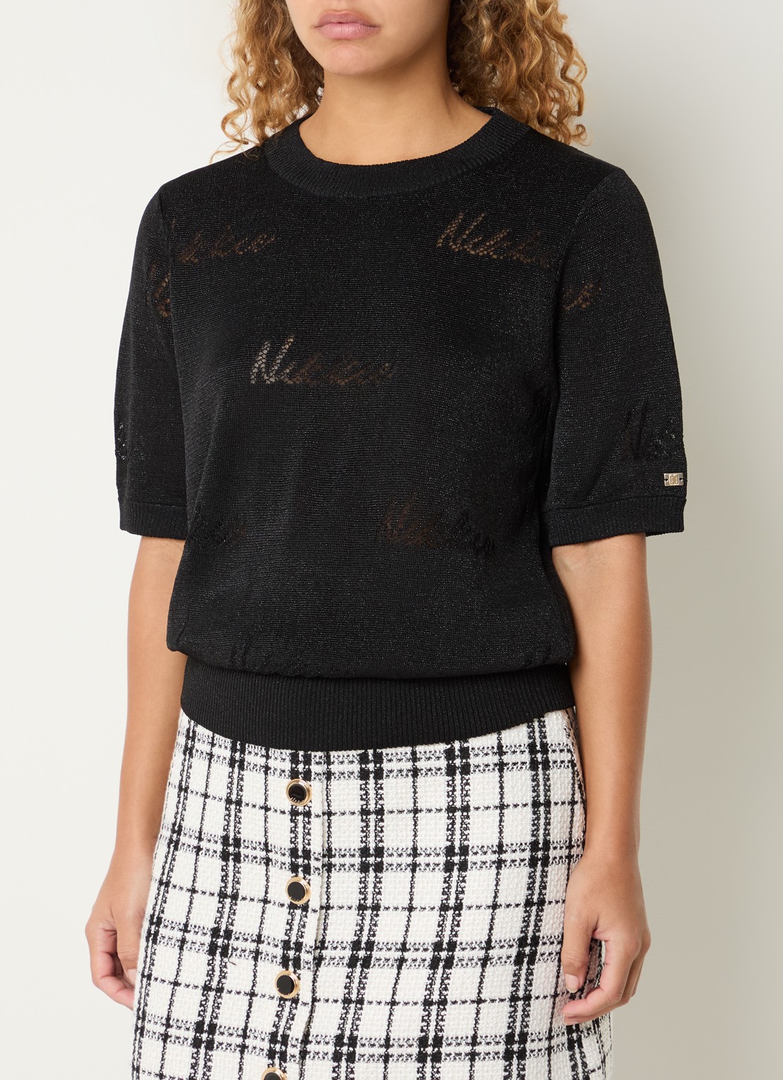 NIKKIE Omarah top met lurex en logo - detail 4 zwart