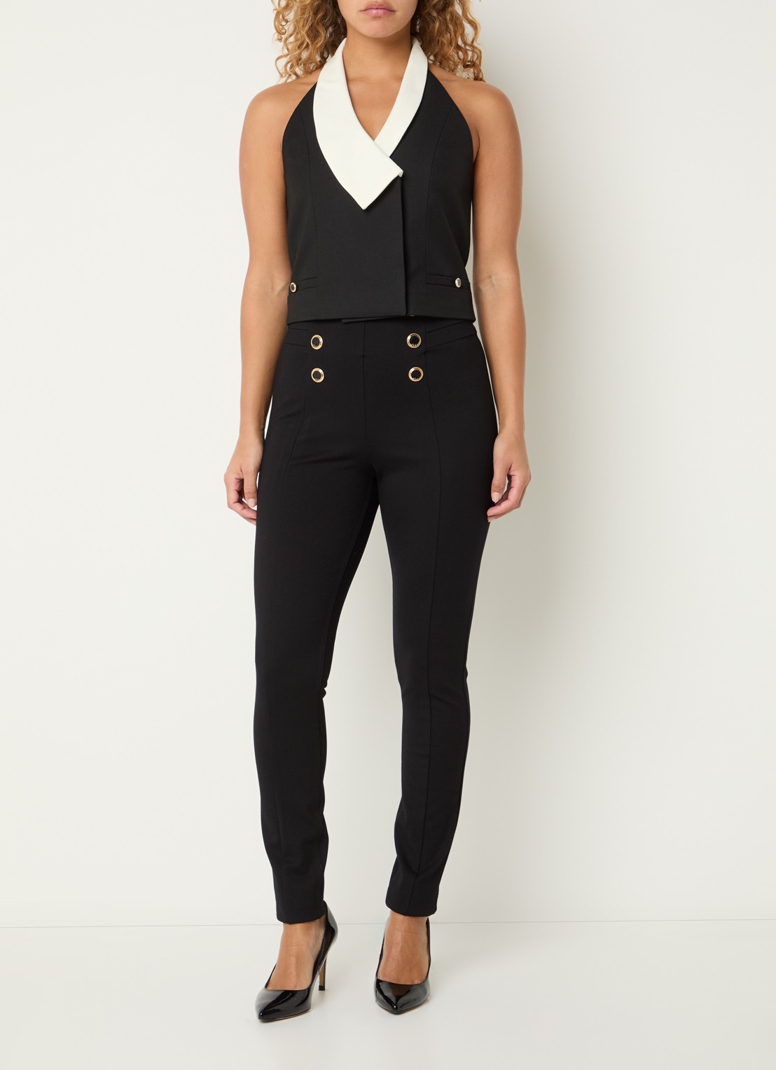 NIKKIE Oroville high waist skinny fit broek met sierknopen - voorkant 3 zwart