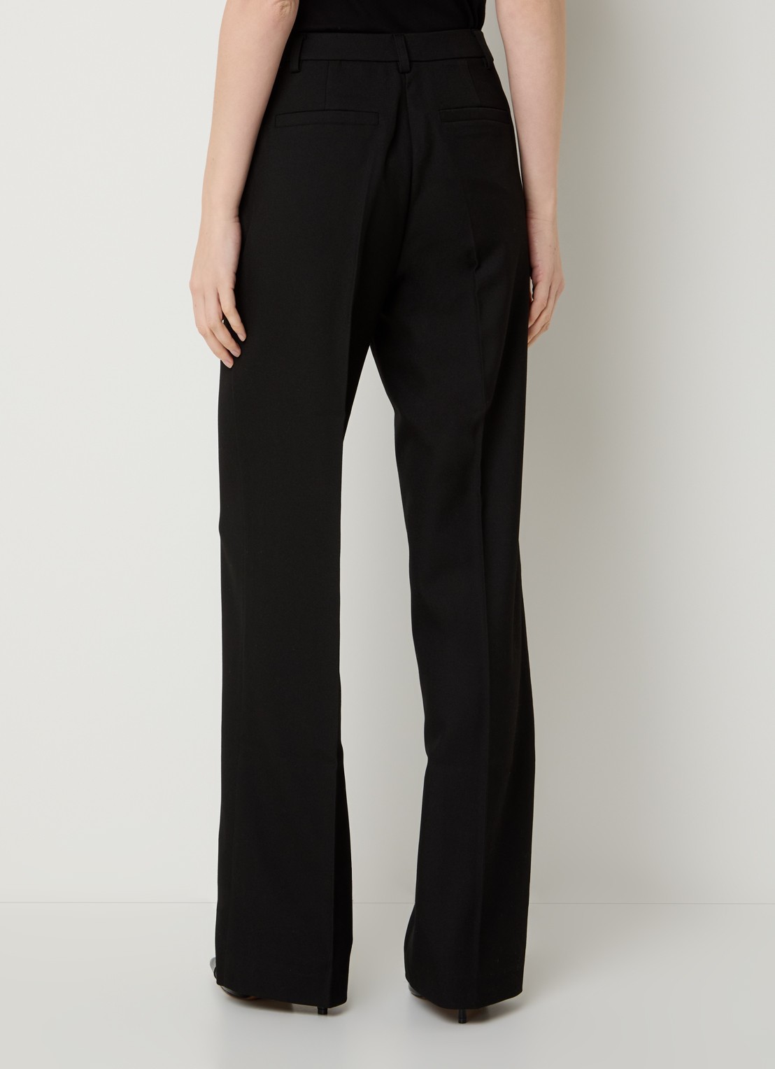 NIKKIE Oulu mid waist straight fit pantalon met steekzakken - achterkant 3 zwart