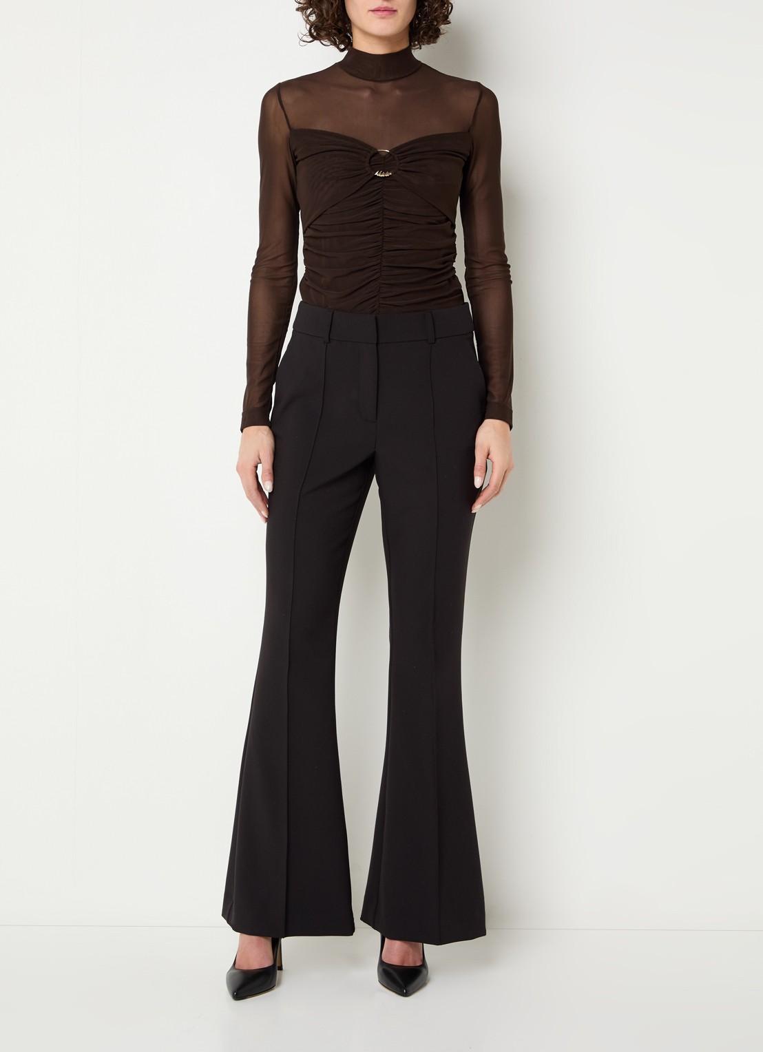 NIKKIE Ovillia semi-transparante top met col - voorkant 2 bruin