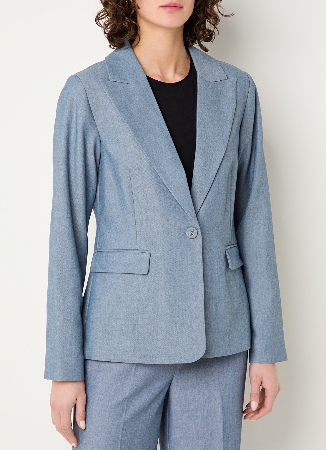 NIKKIE Parisa blazer met klepzakken - detail 4 staalblauw