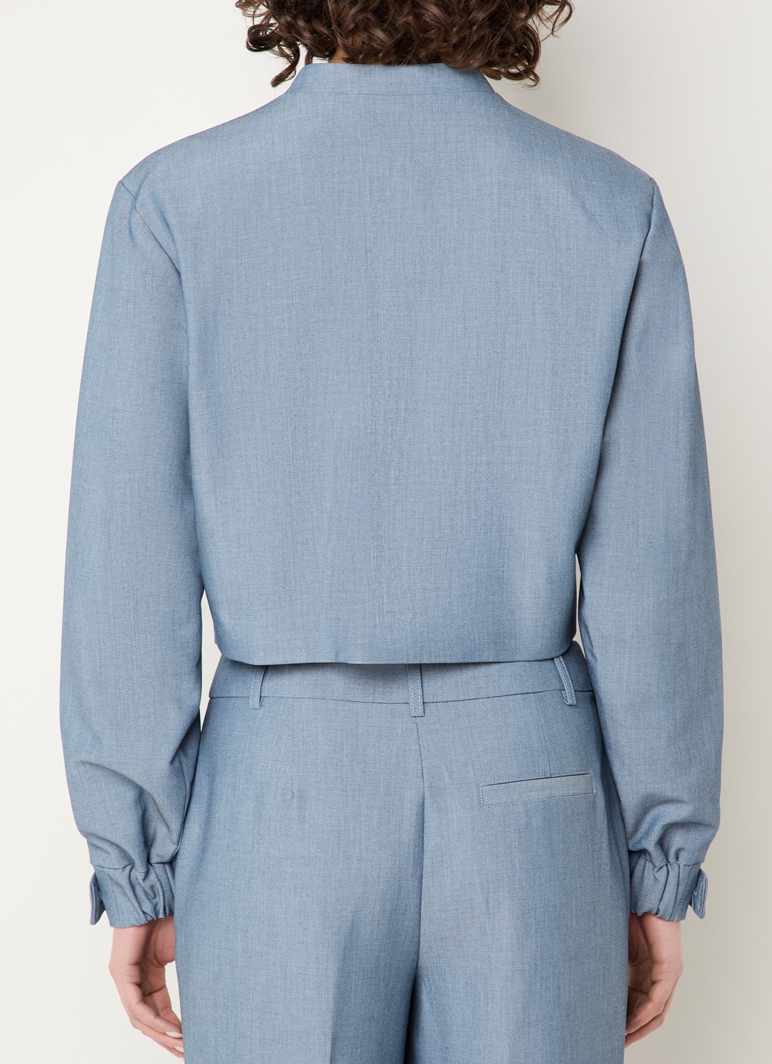 NIKKIE Parisa cropped blazer  - achterkant indigo