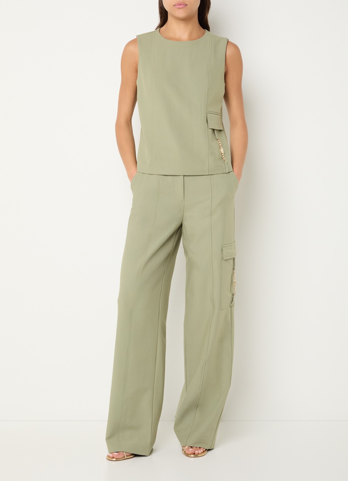 NIKKIE Parlo high waist straight fit broek met klepzak - voorkant 4 groen