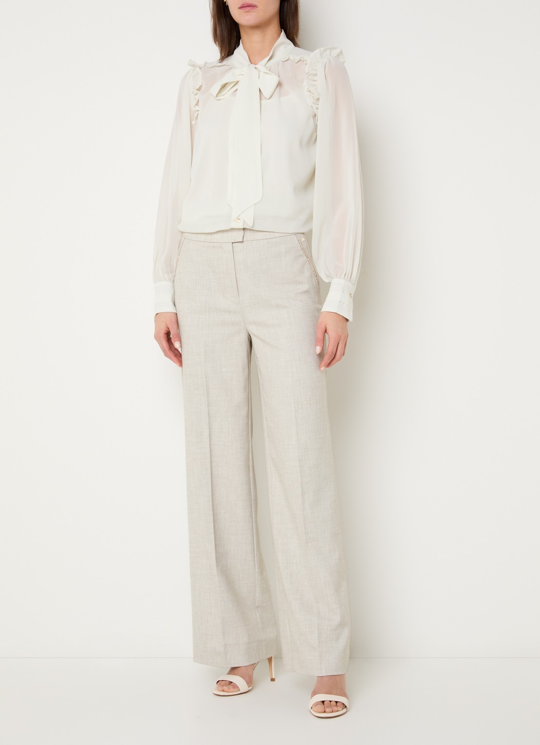 NIKKIE Pateete mid waist straight fit pantalon met steekzakken - voorkant 4 creme