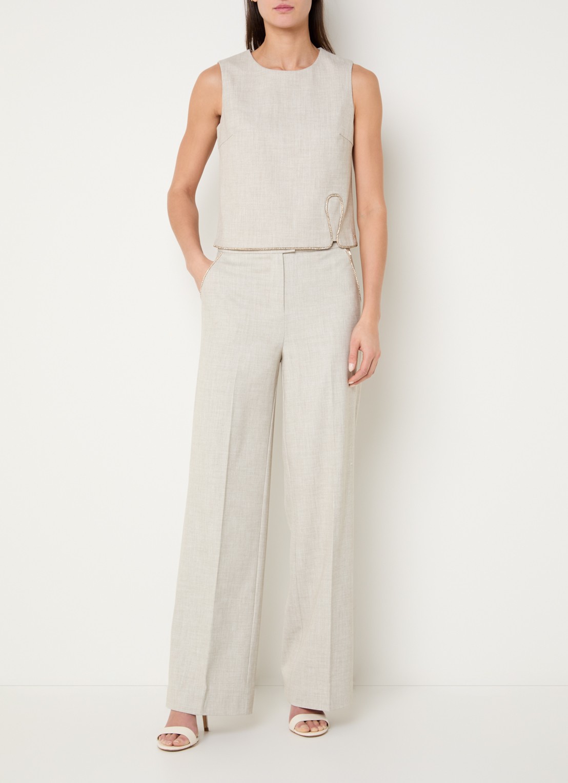 NIKKIE Pateete mouwloze top met strass - voorkant 4 creme