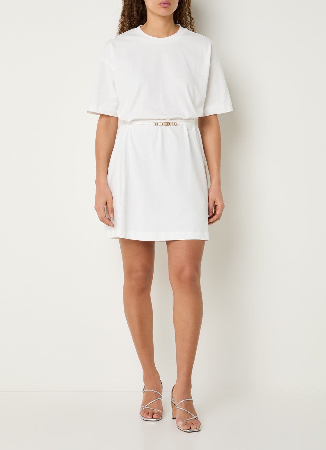 NIKKIE Patos T-shirt jurk met trekkoord - voorkant 2 wit