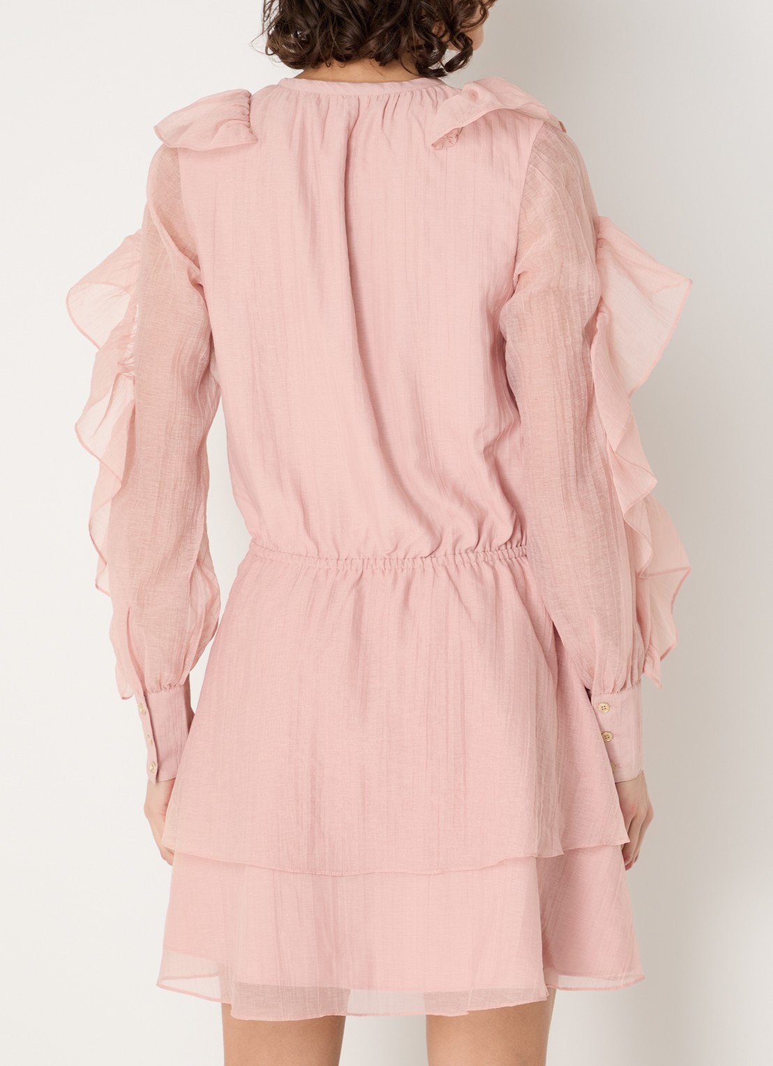 NIKKIE Pharr mini jurk met volant - achterkant roze
