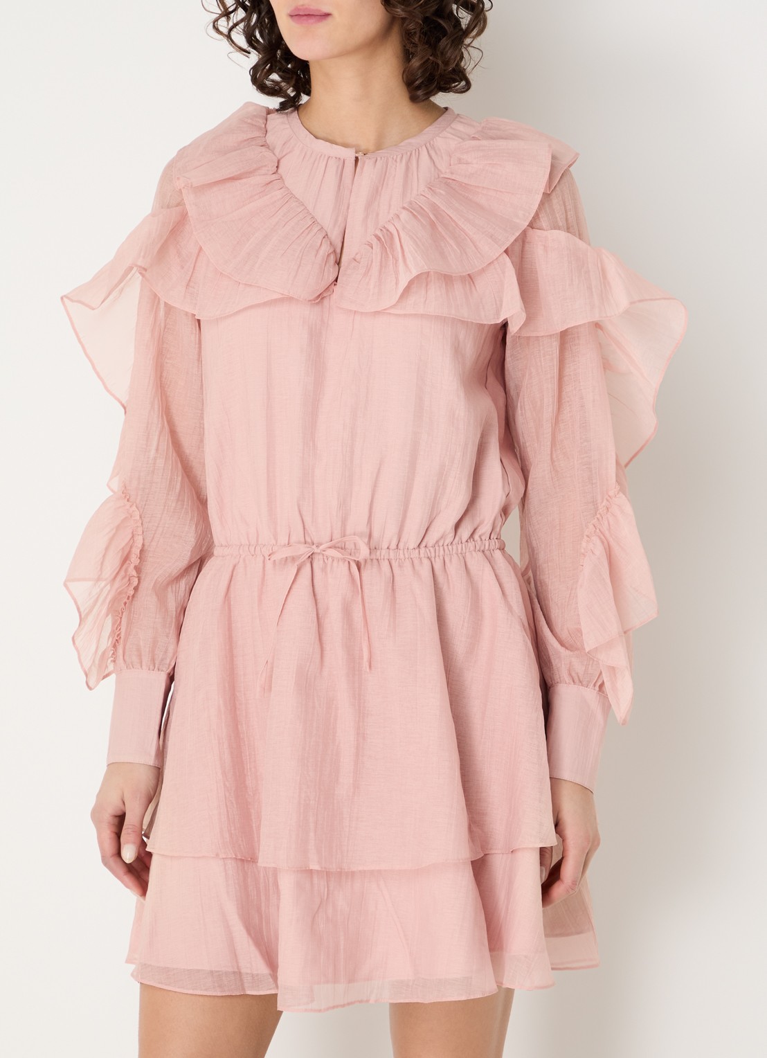 NIKKIE Pharr mini jurk met volant - detail 4 roze