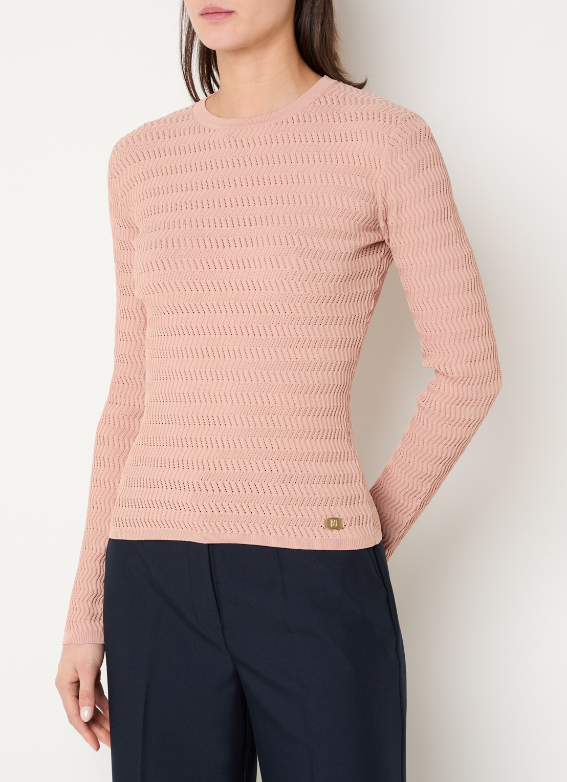 NIKKIE Pilar top met structuur - detail 4 zalmroze