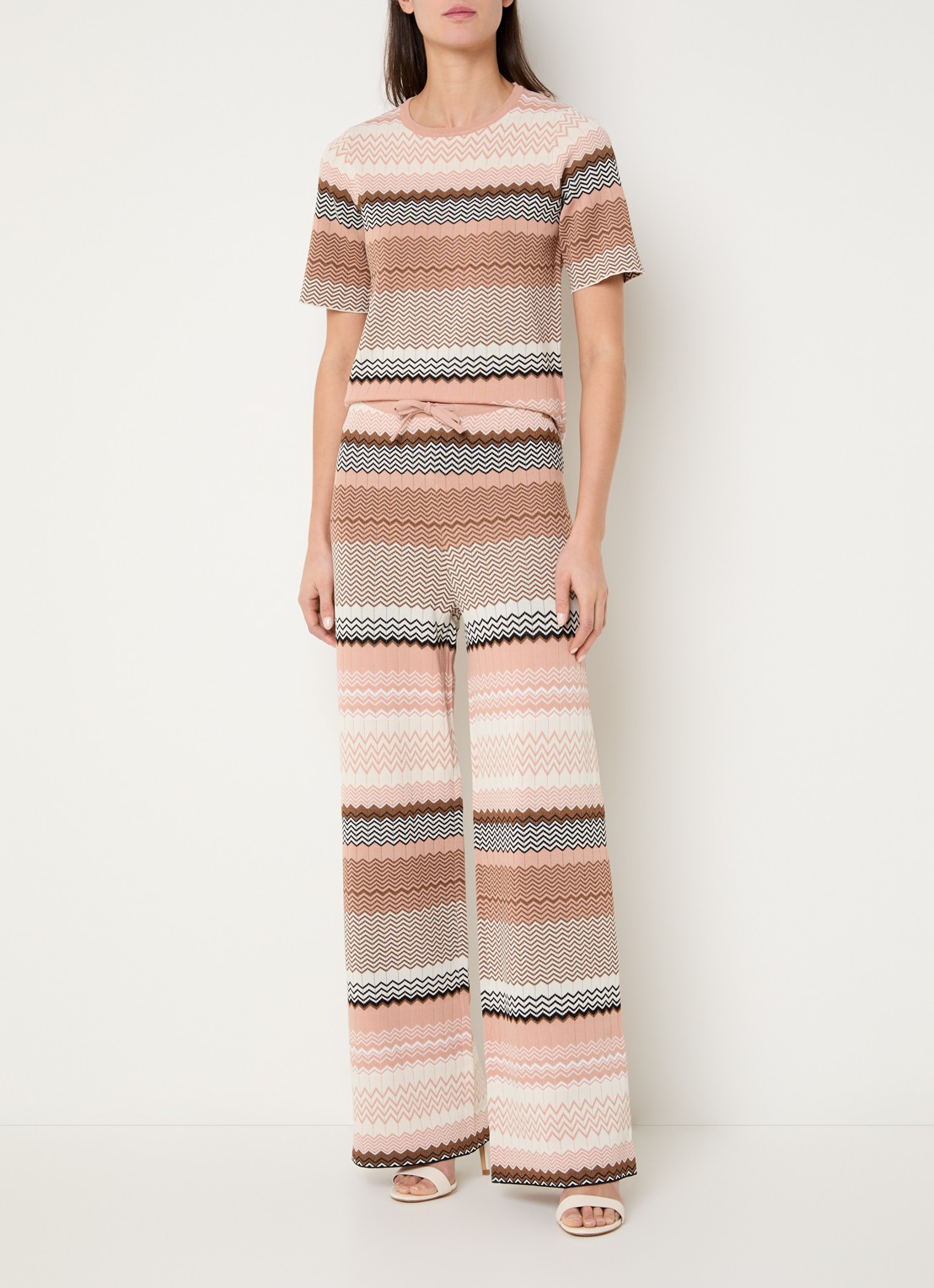 NIKKIE Pilazio high waist wide fit palazzo broek met grafische print - voorkant 2 zalmroze