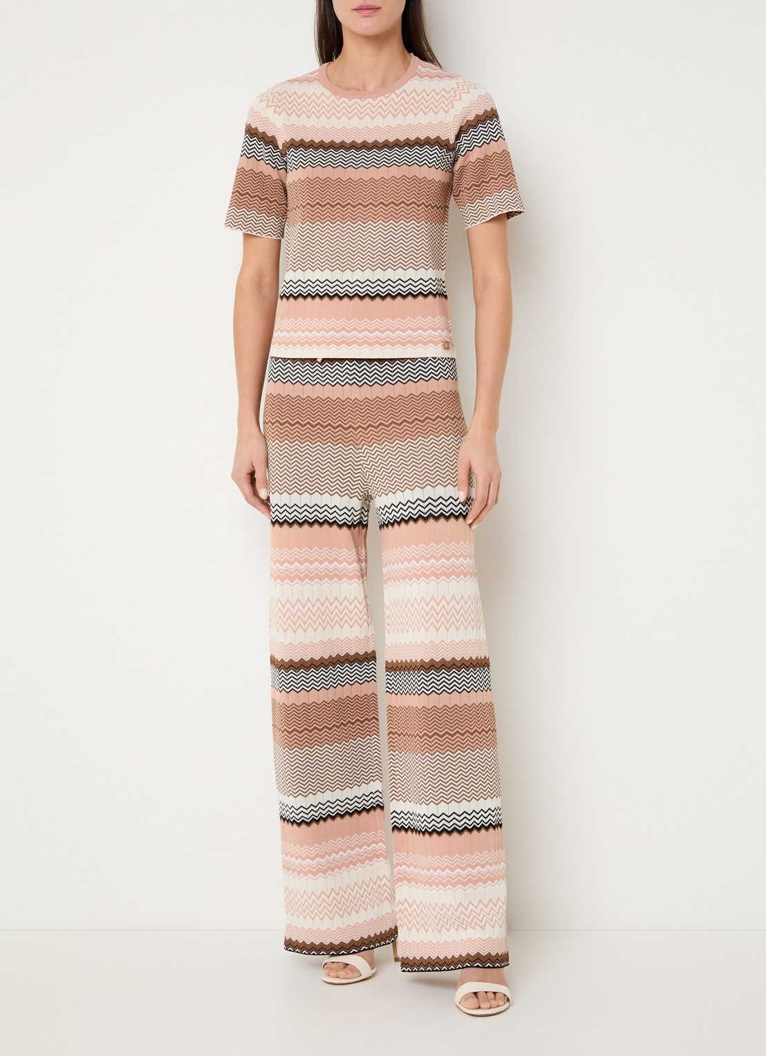 NIKKIE Pilazio top met print - voorkant 4 zalmroze