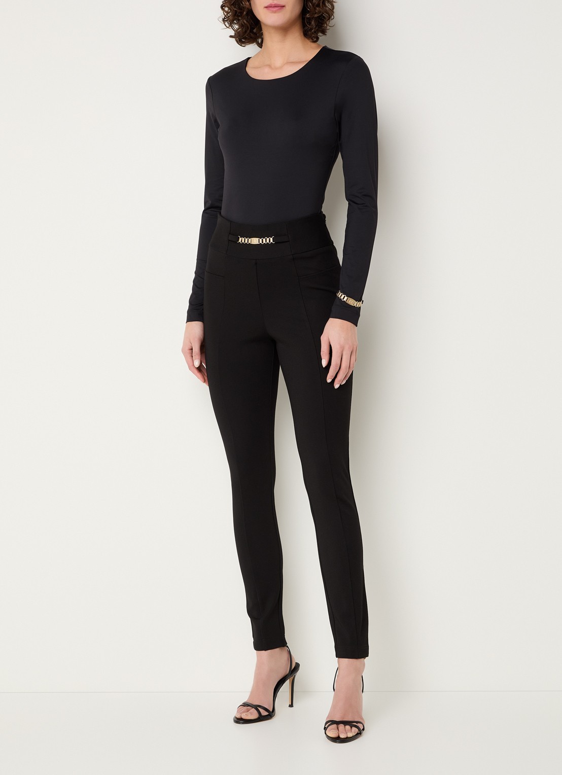 NIKKIE Pinole body met ronde hals - voorkant 3 zwart