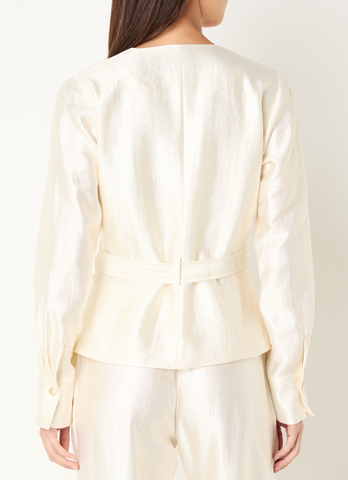 NIKKIE Porlamar blouse met metallic finish en strikdetail - achterkant beige