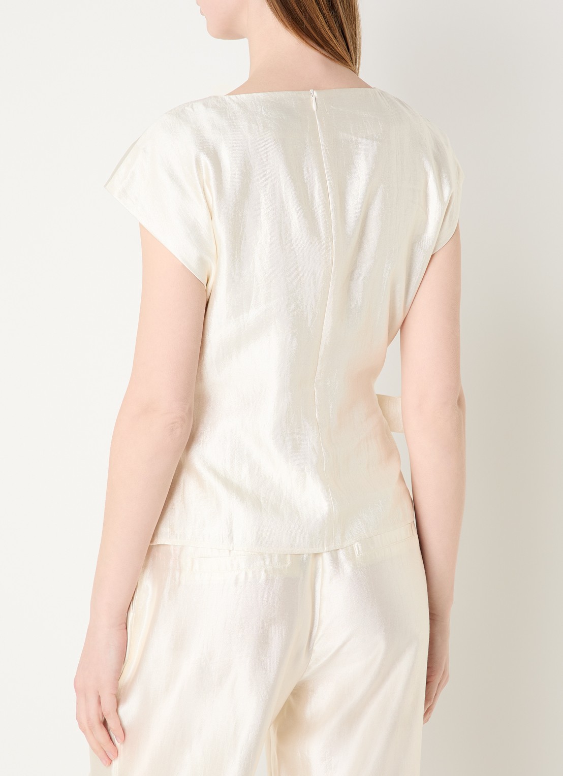 NIKKIE Porlamar top met metallic finish en strikdetail - achterkant 4 creme