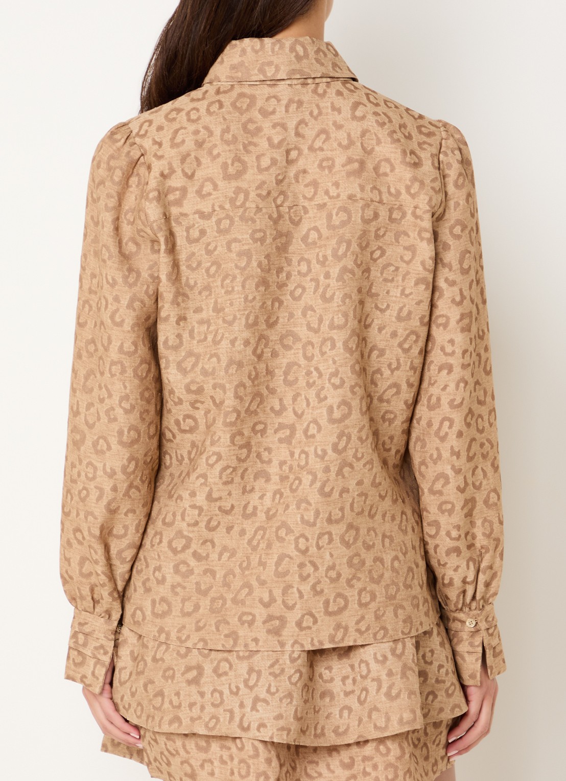NIKKIE Pragues blouse met panterprint - achterkant 2 lichtbruin
