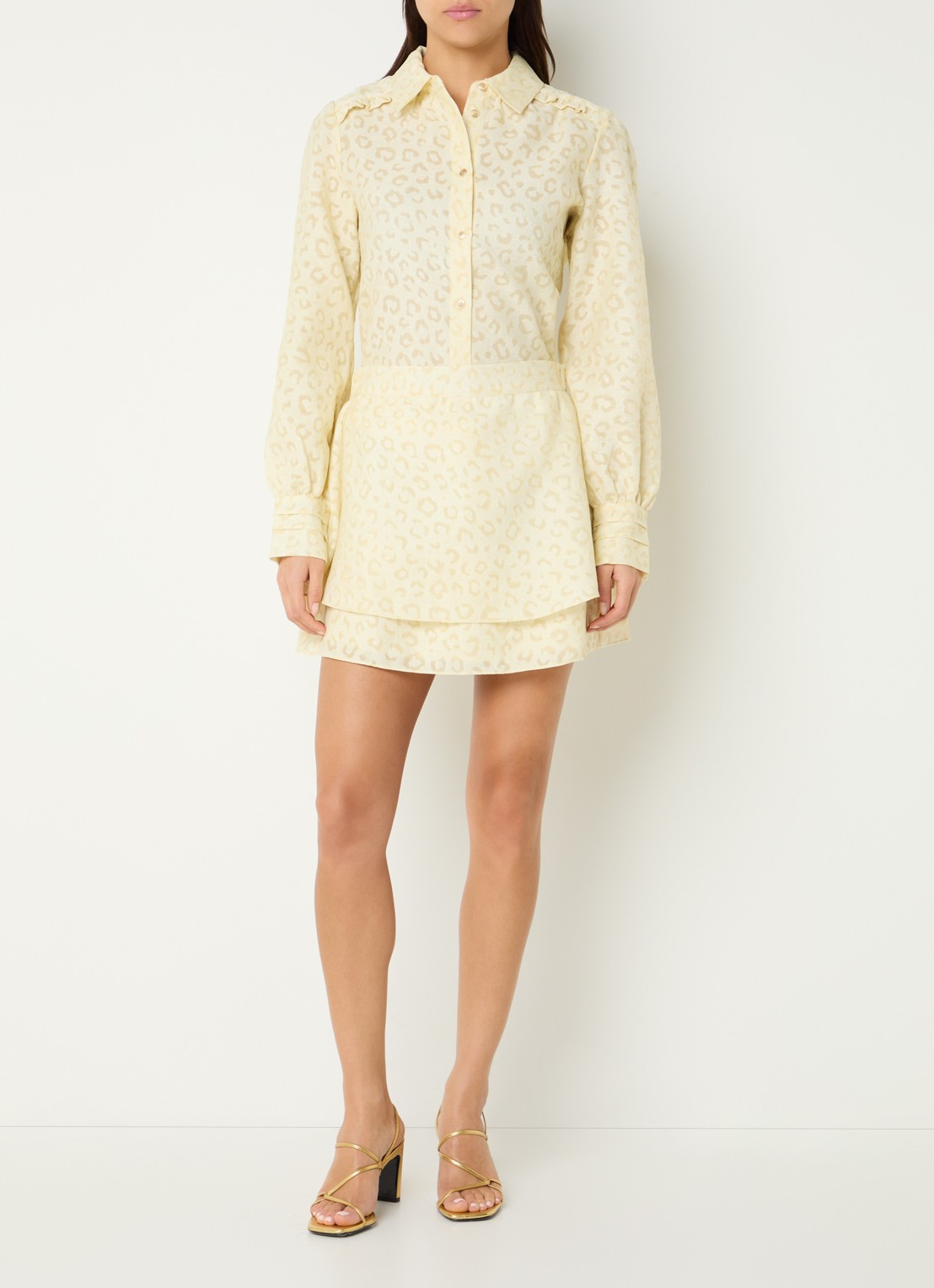 NIKKIE Pragues mini rok met panterprint - voorkant 3 lichtgeel