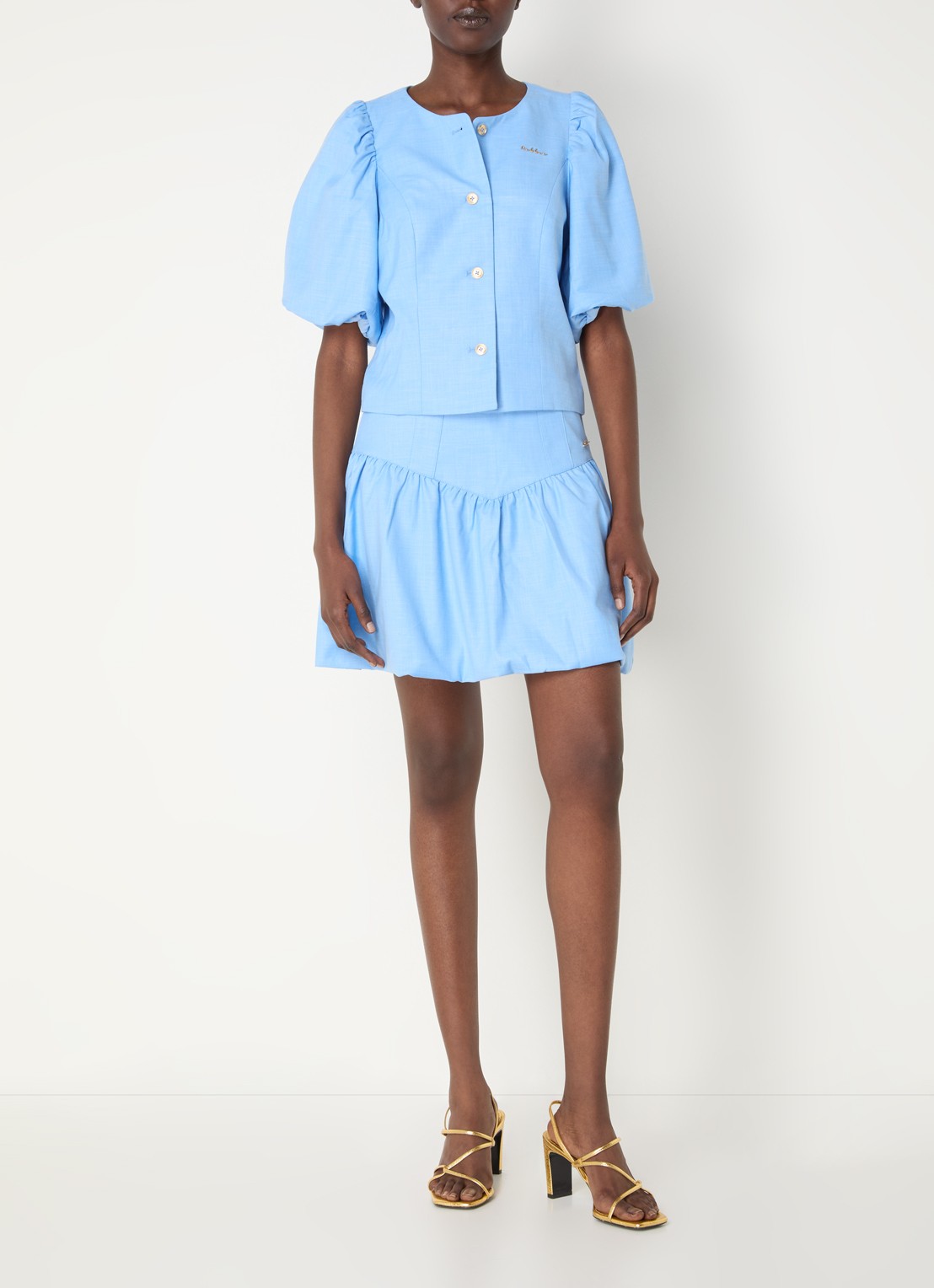 NIKKIE Quito blouse met logo - voorkant 3 blauw