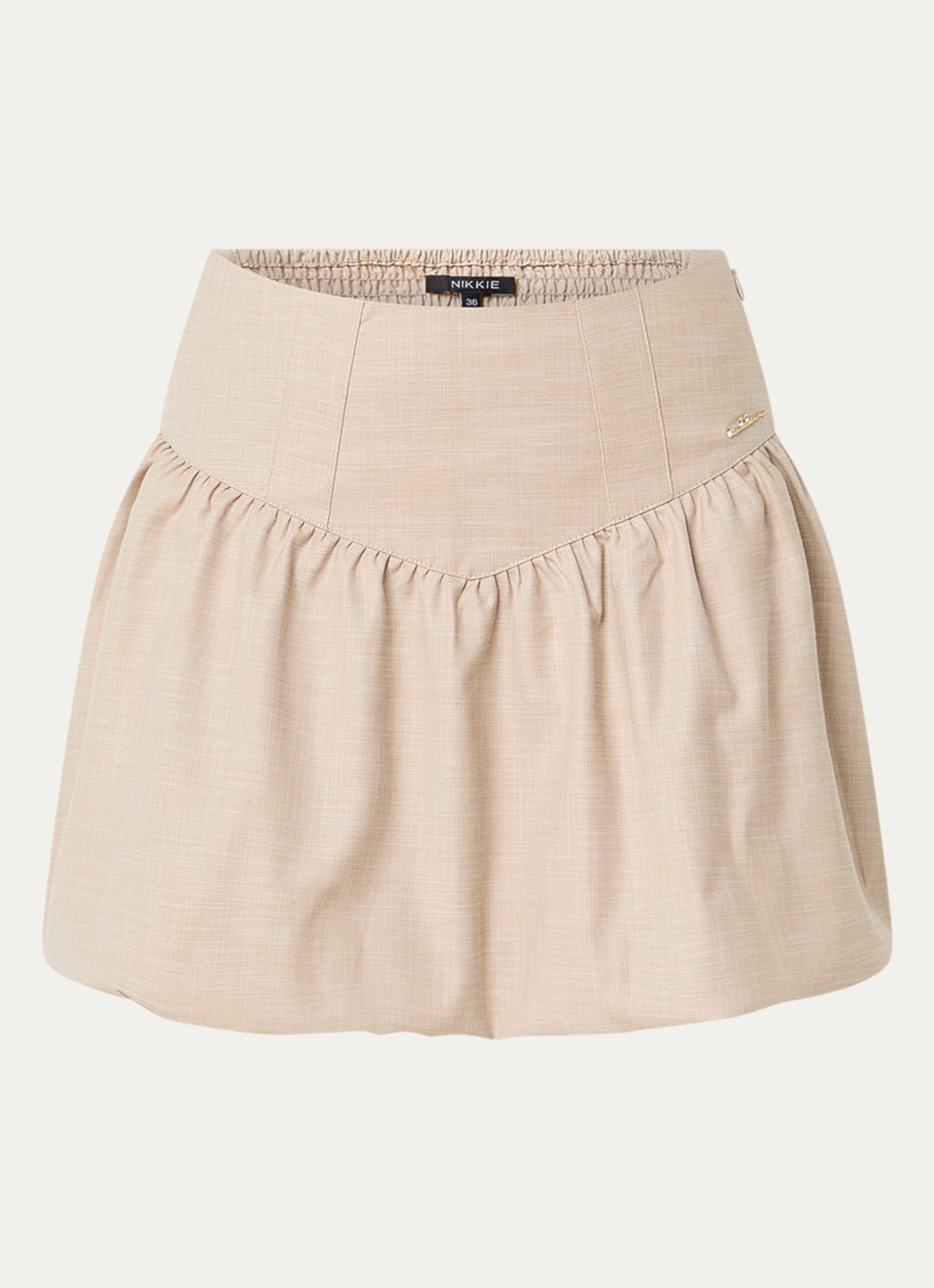 NIKKIE Quito minirok met smockwerk en logo - voorkant 3 beige