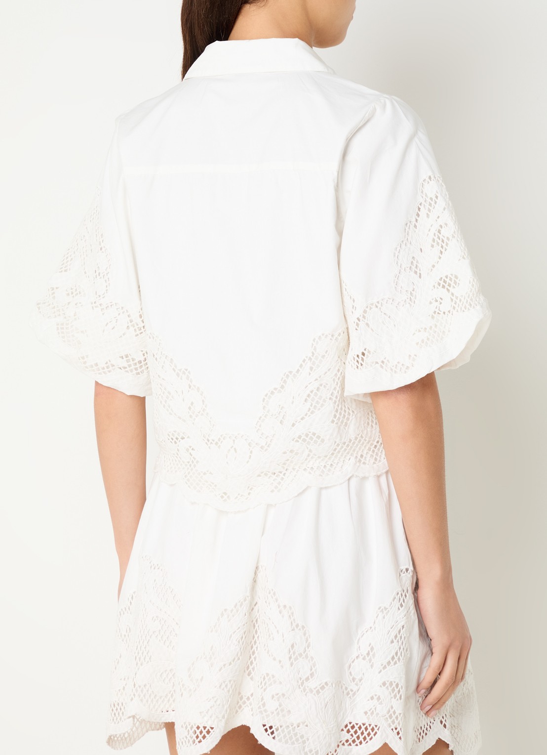 NIKKIE Rabano blouse met broderie - achterkant wit