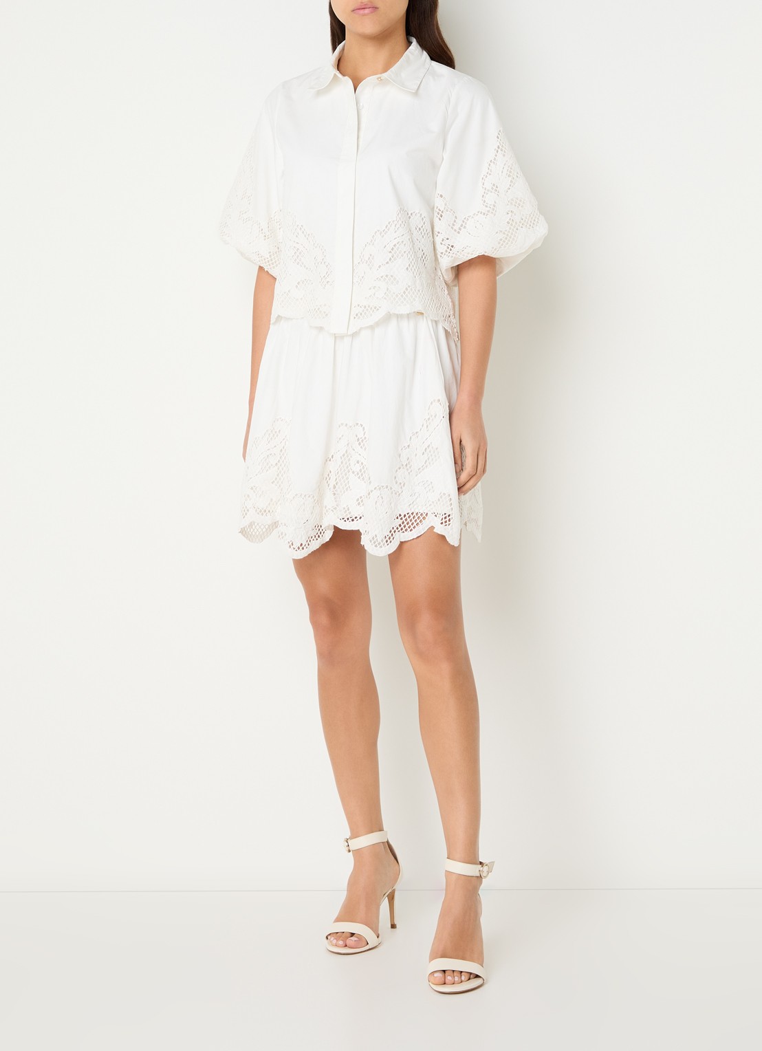 NIKKIE Rabano mini A-lijn rok met broderie - voorkant 3 wit
