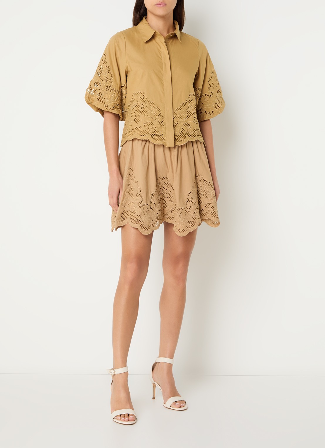 NIKKIE Rabano mini A-lijn rok met broderie - voorkant 2 camel