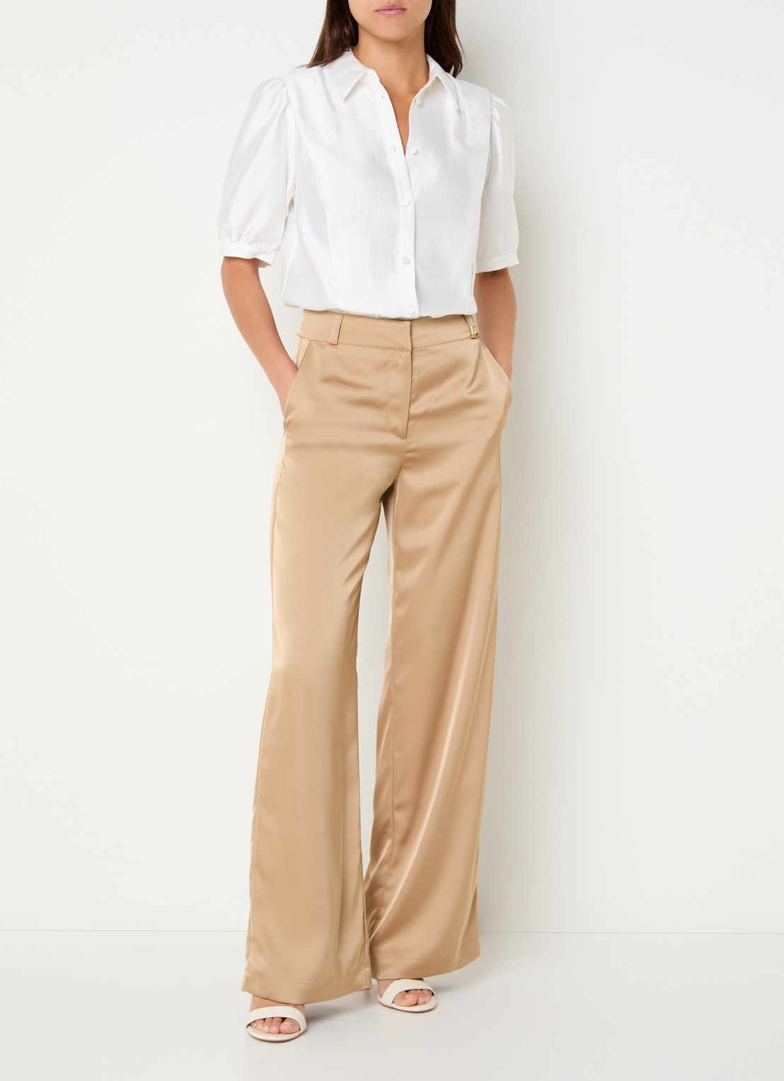 NIKKIE Relizane blouse met plooidetail - voorkant 3 wit