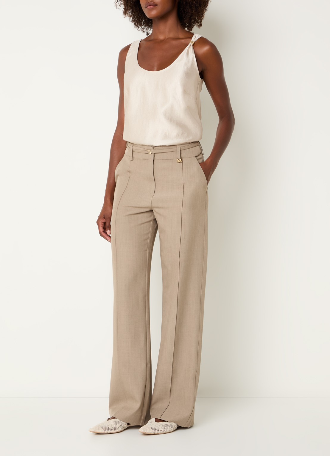 NIKKIE Relizane top met metallic finish - voorkant 2 beige