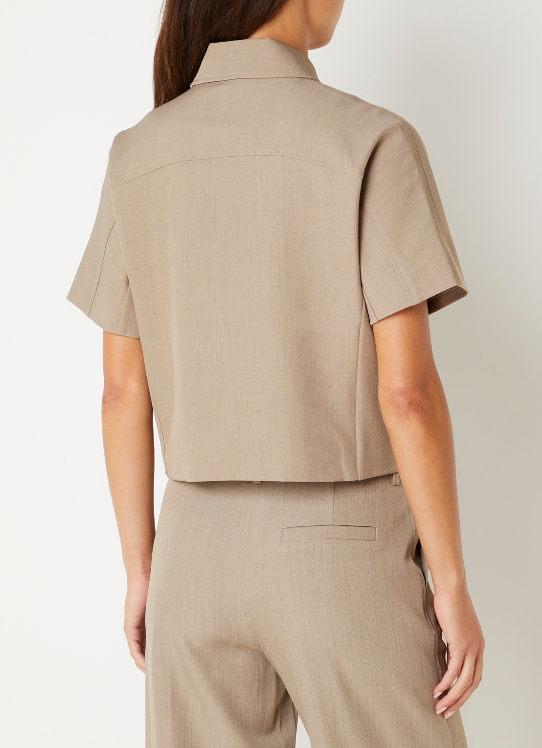NIKKIE Reno cropped blouse - achterkant 4 zand