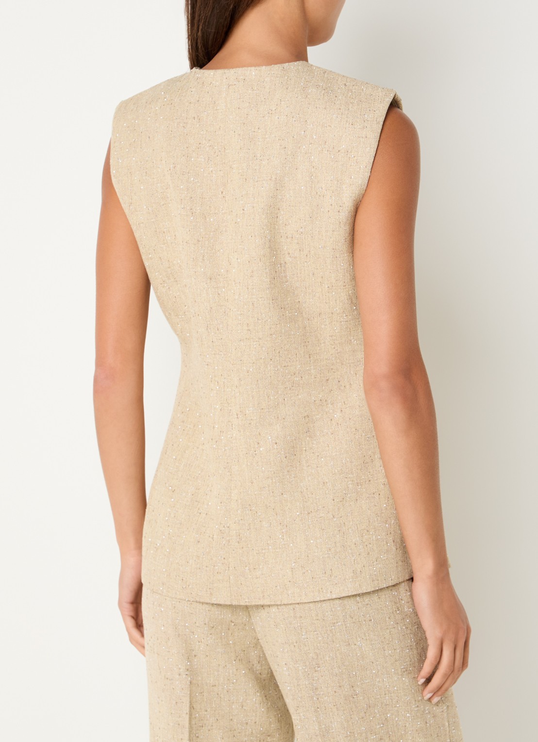 NIKKIE Reza gilet met tweed-look - achterkant beige