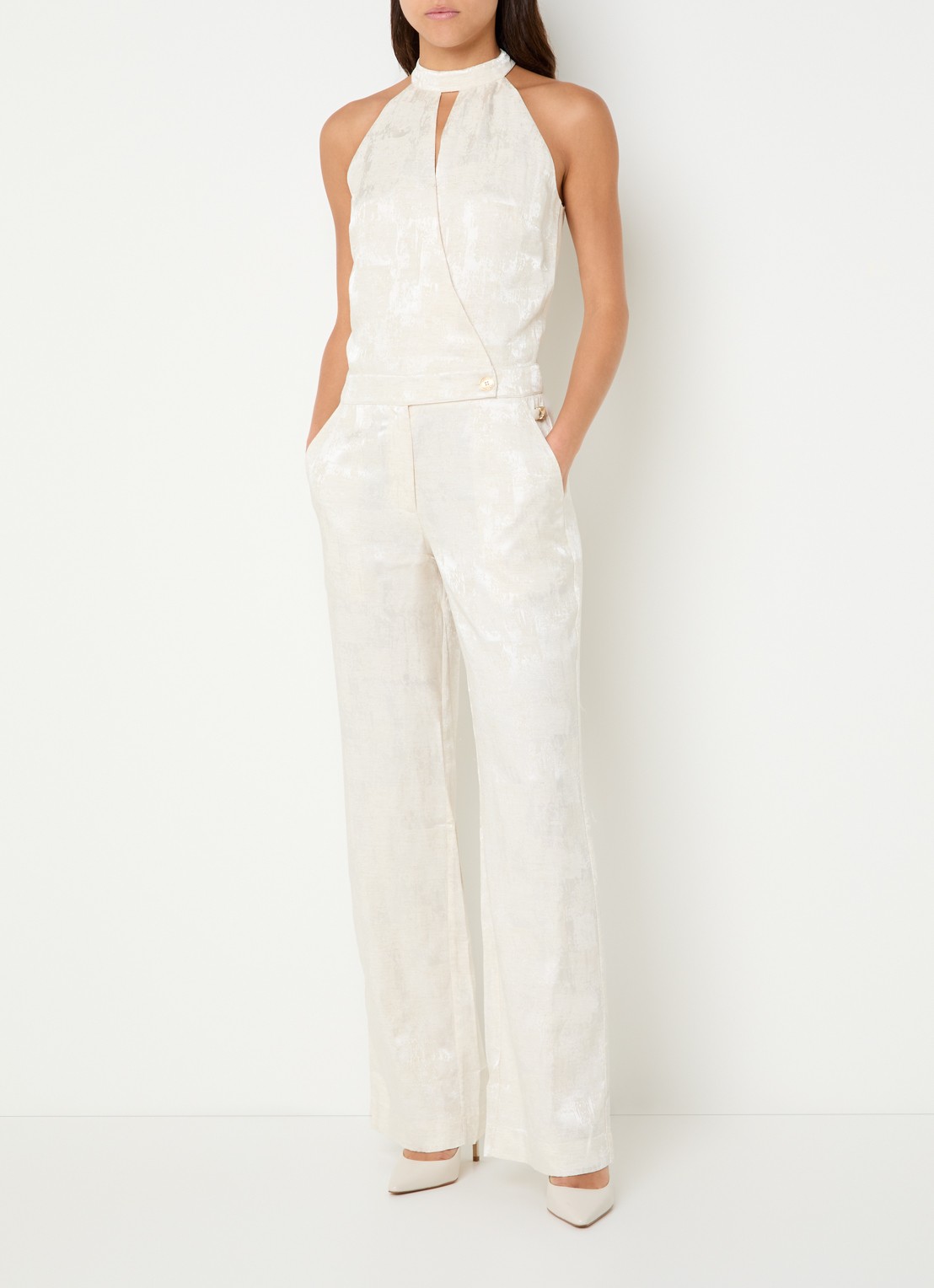 NIKKIE Rialto straight fit jumpsuit met jacquard dessin - detail 3 creme