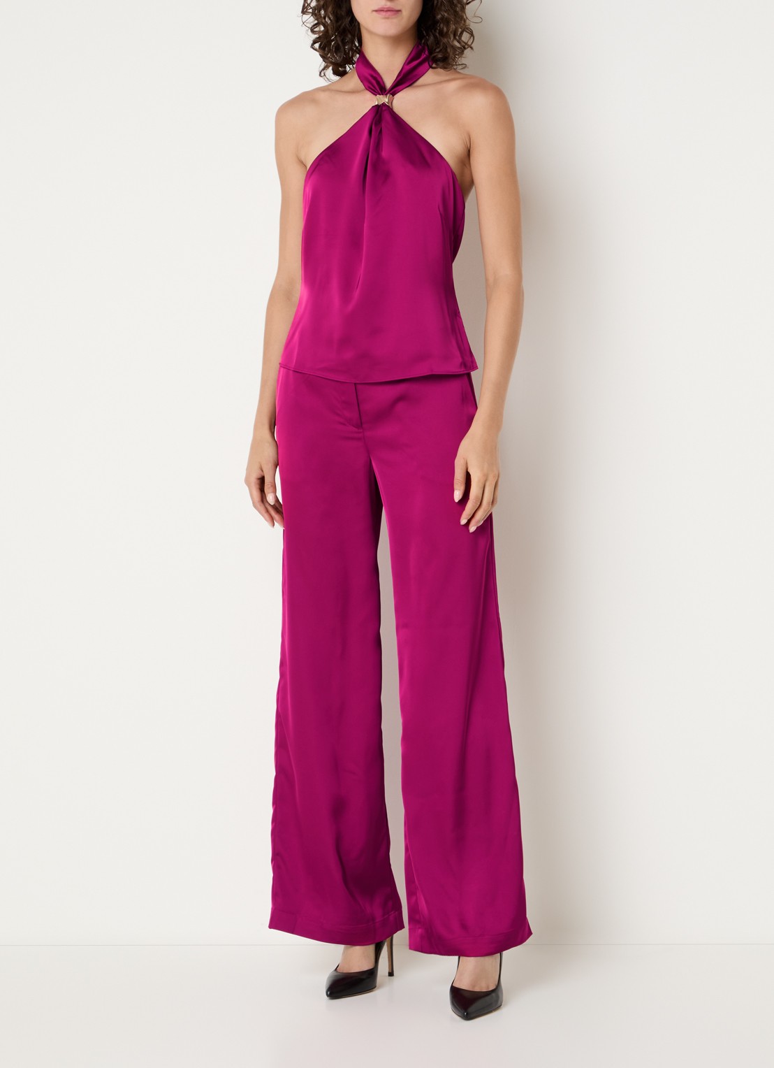 NIKKIE Ribe high waist wide fit pantalon van satijn met steekzakken - voorkant 3 paars
