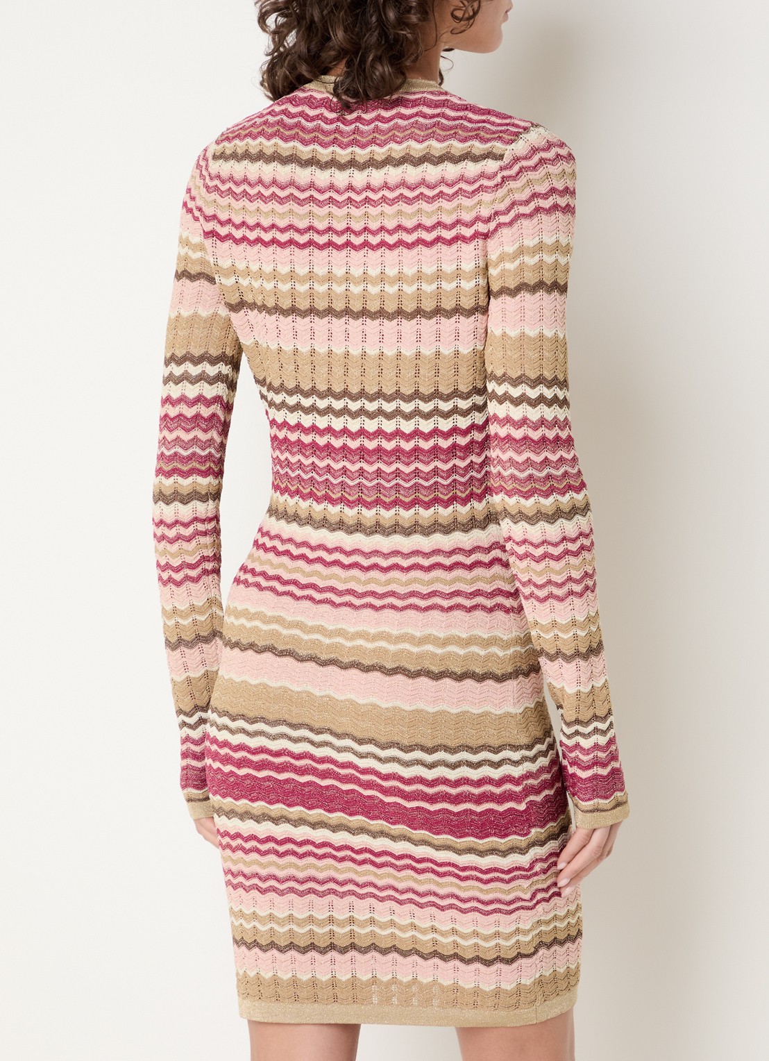 NIKKIE Rio midi jurk met metallic finish - achterkant 3 bordeauxrood