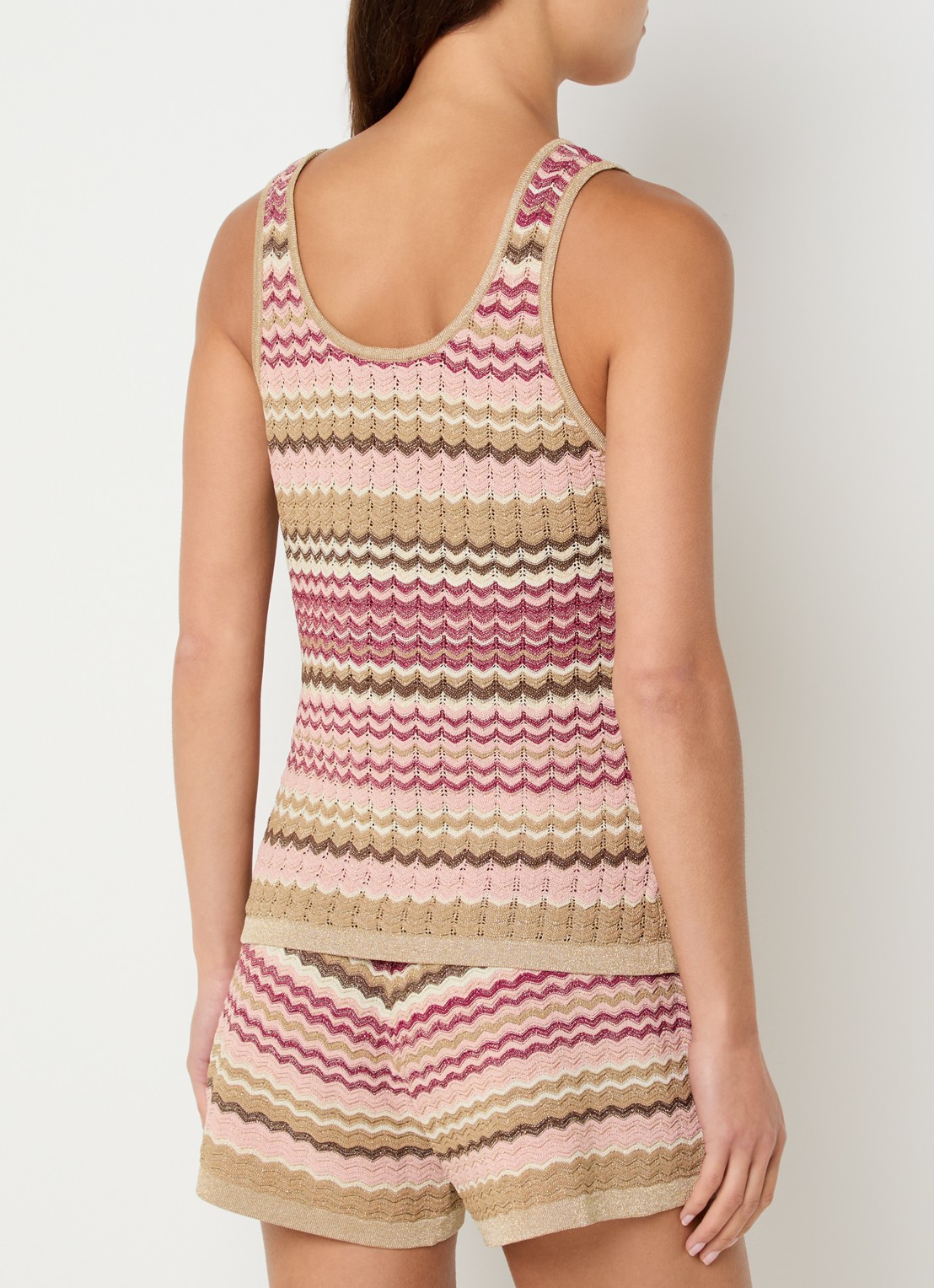 NIKKIE Rio top met metallic finish - achterkant beige