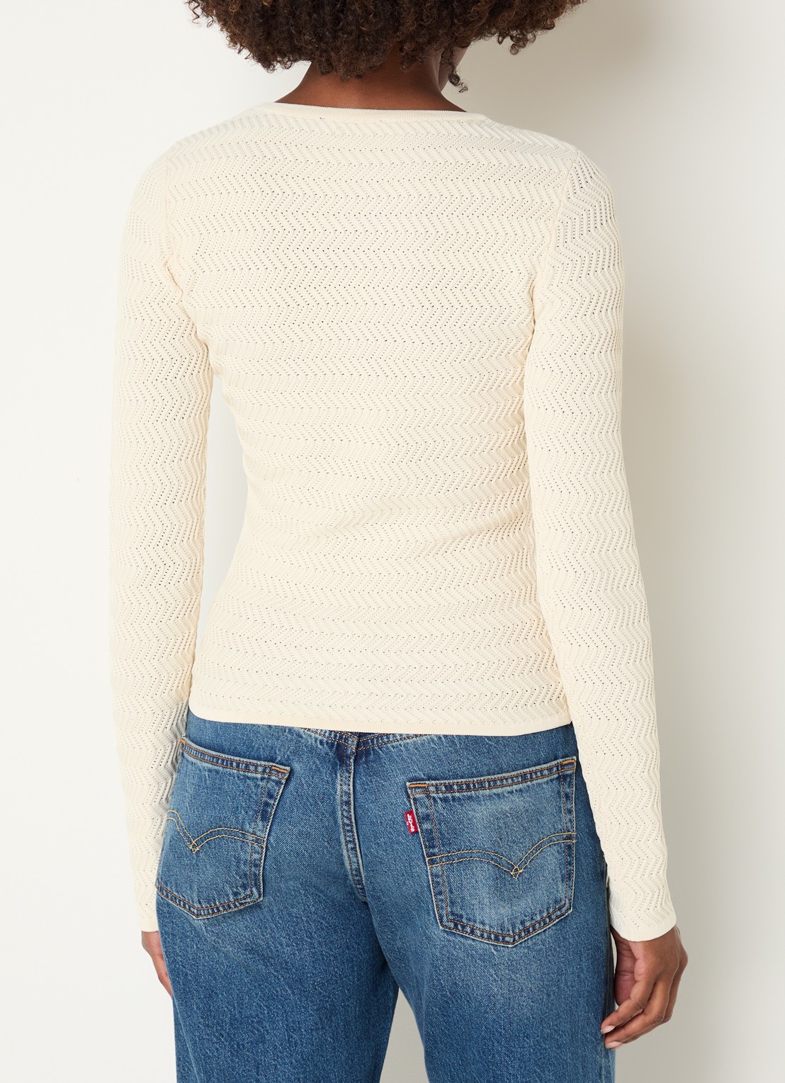 NIKKIE Riom top met structuur - achterkant 4 creme