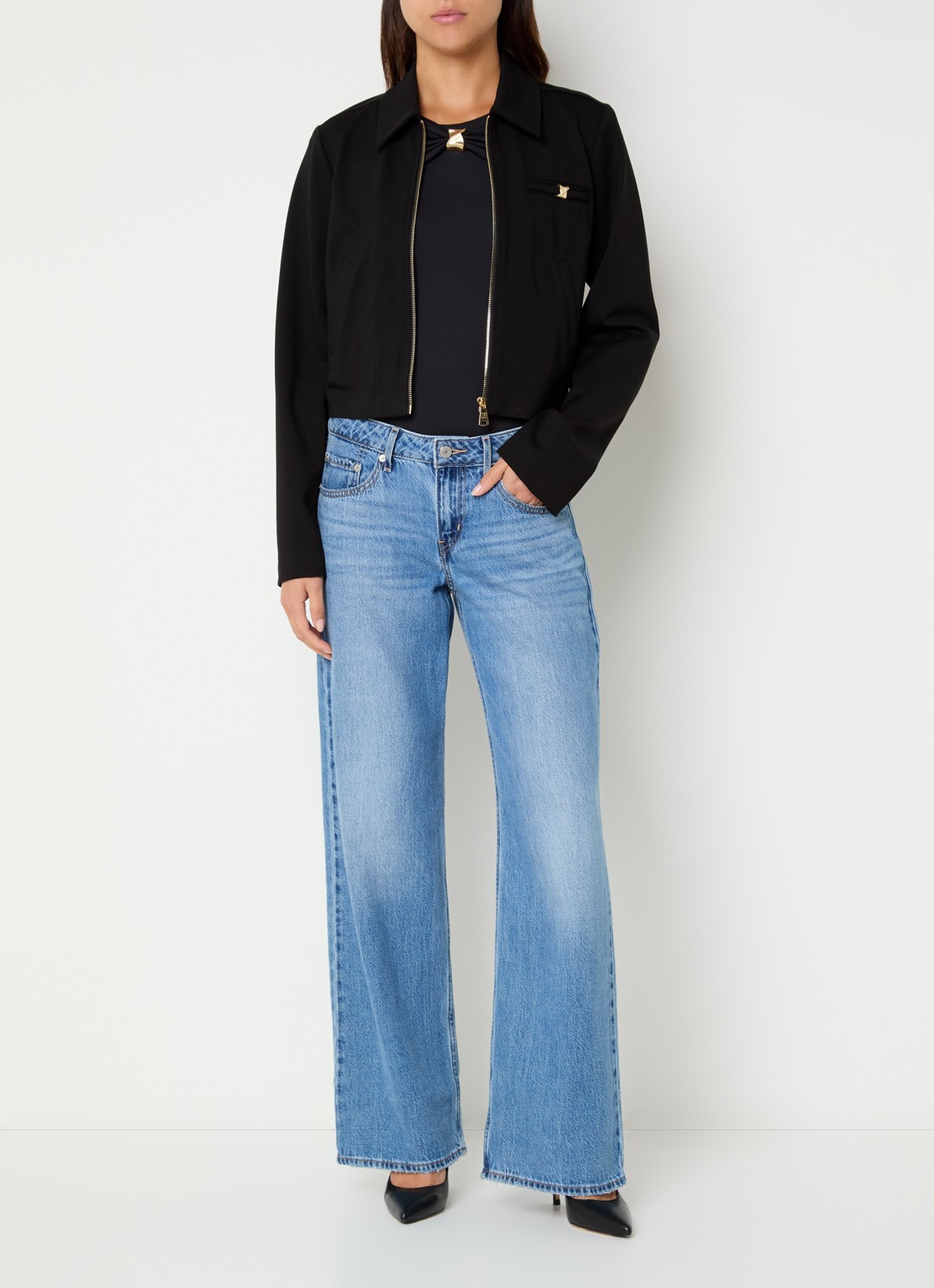 NIKKIE Rivello cropped jack met steekzakken - voorkant 2 zwart