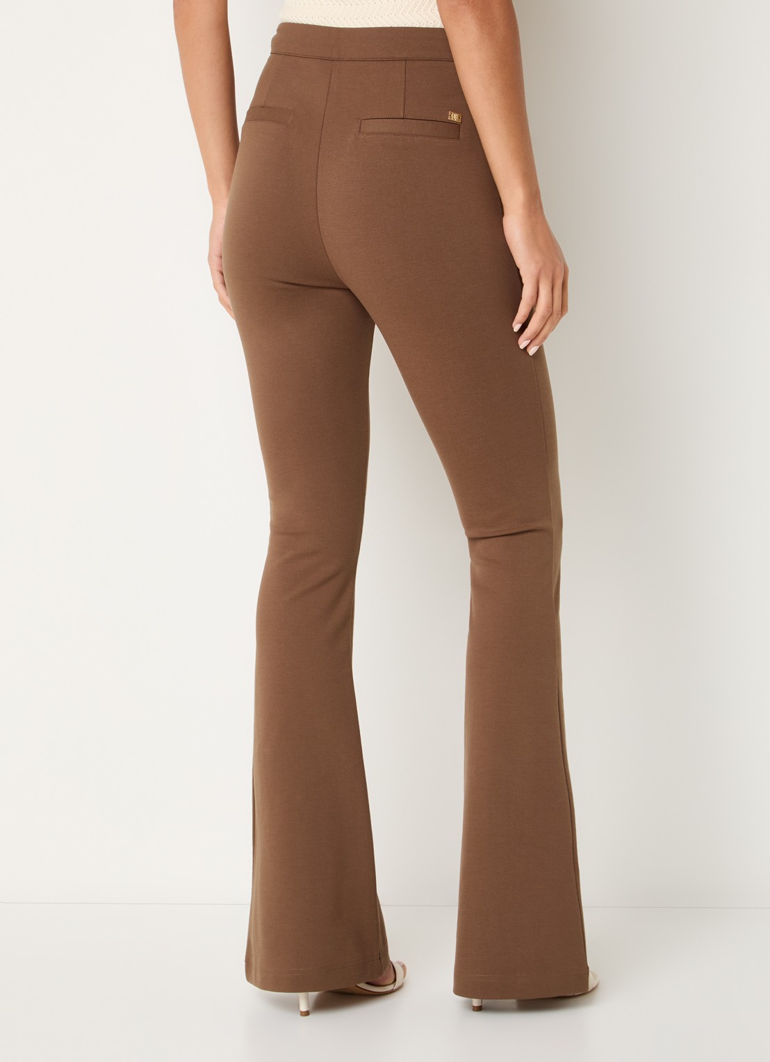 NIKKIE Ruvato high waist flared fit pantalon met stretch - achterkant 4 bruin