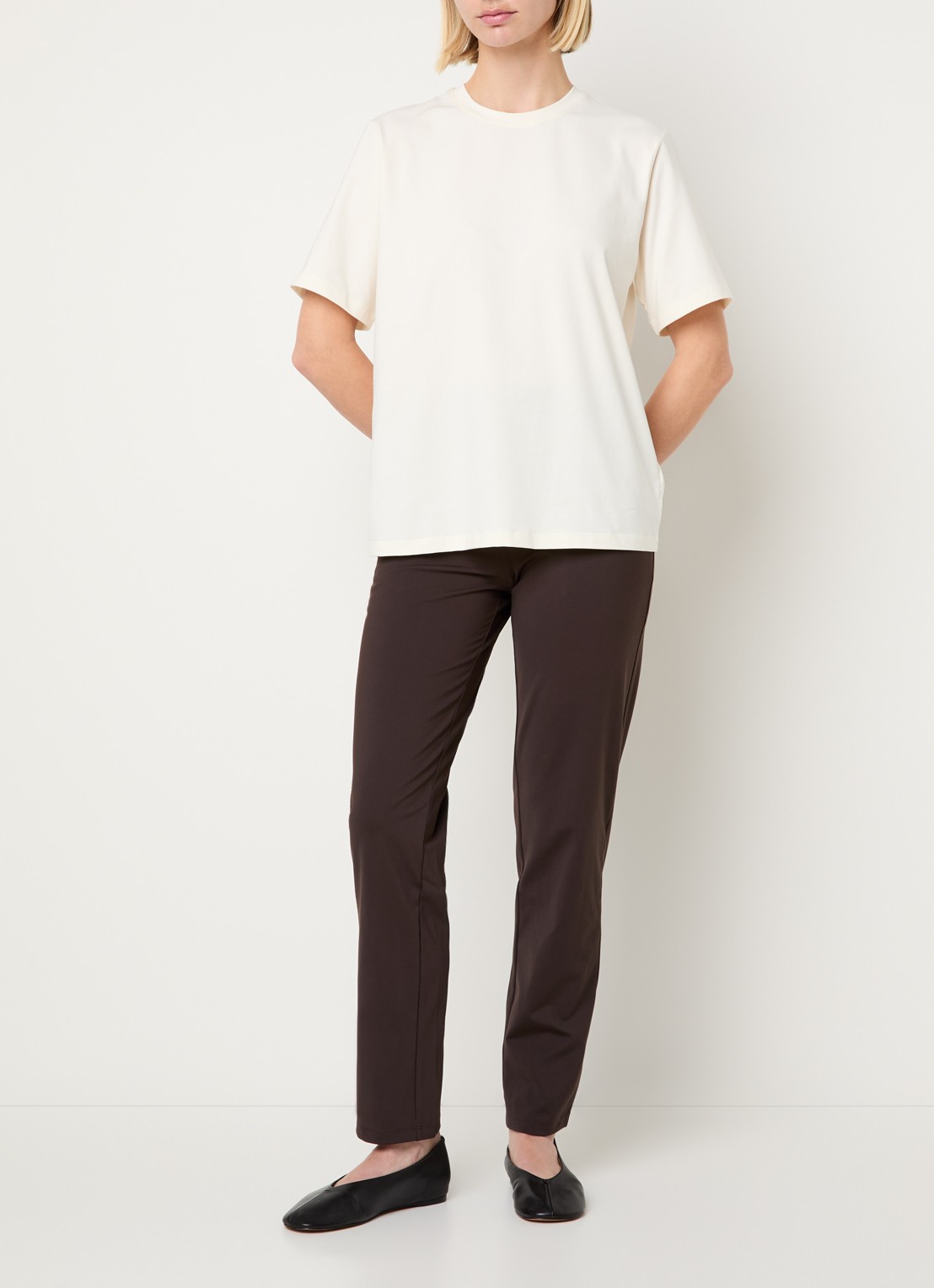 Ninepine Asana high waist slim fit broek met ritszakken - voorkant 3 donkerbruin