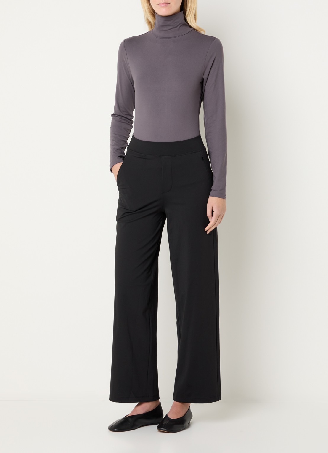 Ninepine Asana high waist straight fit broek met ritszakken - voorkant 4 zwart