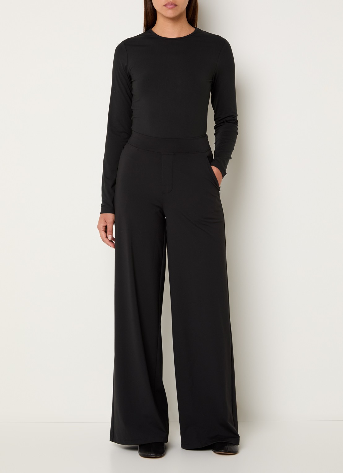 Ninepine Asana high waist wide fit pantalon met ritszakken - voorkant 3 zwart