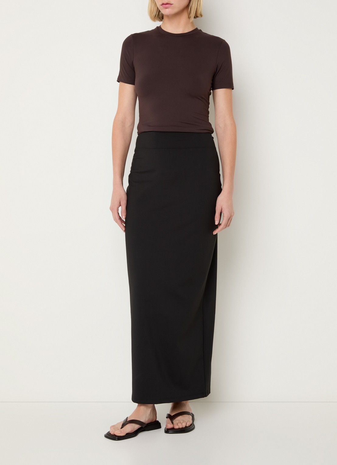 Ninepine Asana maxi rok met split - voorkant 3 zwart