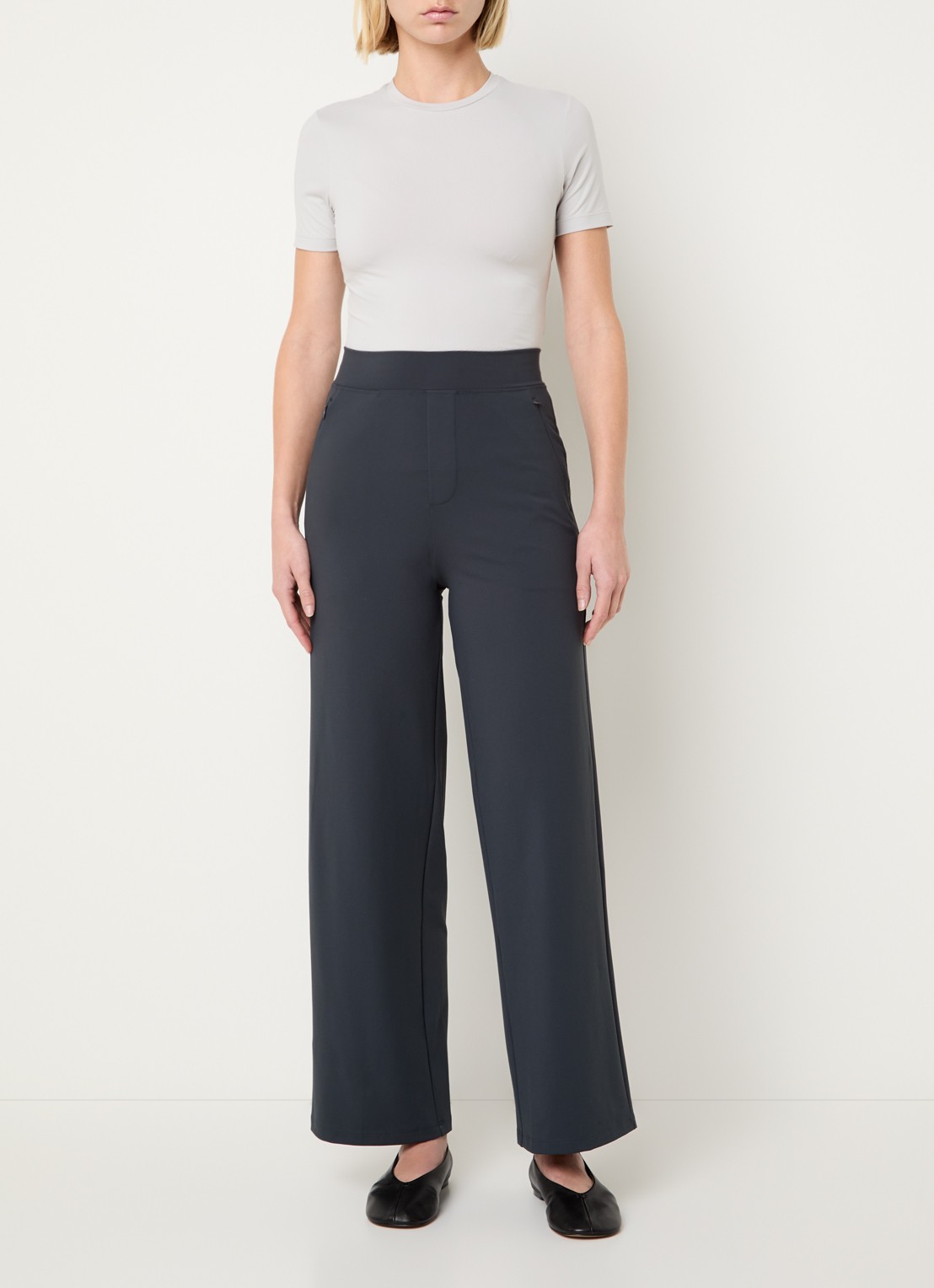 Ninepine Asana Relaxed high waist straight fit broek met ritszakken - voorkant 2 donkergrijs
