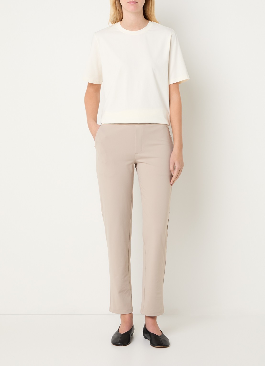 Ninepine High waist slim fit broek met ritszakken - voorkant 2 beige